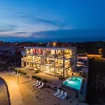 Penthouse Jimmys Privlaka, Wahnsinns Blick Und Beheiztem Pool * Privlaka (Zadar)