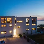 Penthouse Jimmys Privlaka, Wahnsinns Blick Und Beheiztem Pool Apartman Privlaka (Zadar)