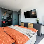 Penthouse Jimmys Privlaka, Wahnsinns Blick Und Beheiztem Pool Apartman