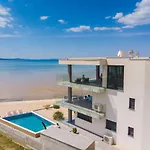 Penthouse Jimmys Privlaka, Wahnsinns Blick Und Beheiztem Pool Apartman Privlaka (Zadar)