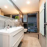 Penthouse Jimmys Privlaka, Wahnsinns Blick Und Beheiztem Pool Apartman