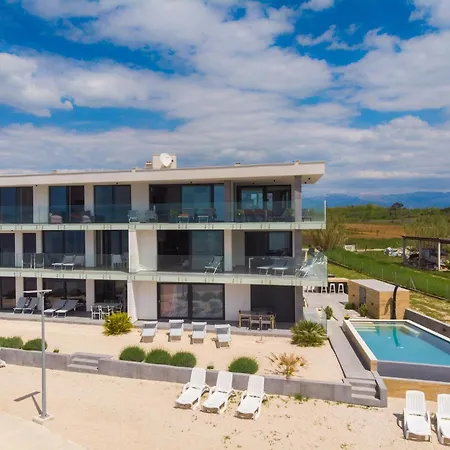 Penthouse Jimmys Privlaka, Wahnsinns Blick Und Beheiztem Pool