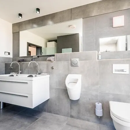 Penthouse Jimmys Privlaka, Wahnsinns Blick Und Beheiztem Pool 아파트 프리블라카