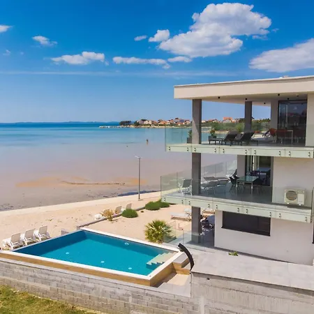 Apartman Penthouse Jimmys Privlaka, Wahnsinns Blick Und Beheiztem Pool Privlaka