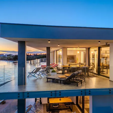 Penthouse Jimmys Privlaka, Wahnsinns Blick Und Beheiztem Pool 아파트 프리블라카