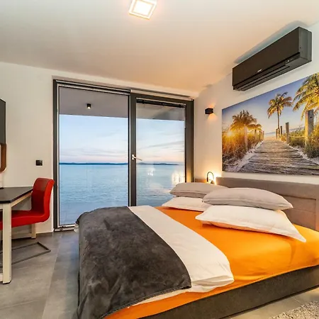 Penthouse Jimmys Privlaka, Wahnsinns Blick Und Beheiztem Pool *