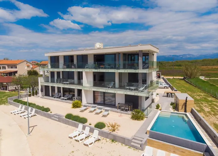 Penthouse Jimmys Privlaka, Wahnsinns Blick Und Beheiztem Pool Daire