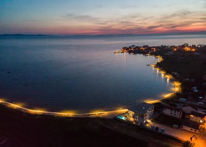 Daire Penthouse Jimmys Privlaka, Wahnsinns Blick Und Beheiztem Pool Privlaka (Zadar)