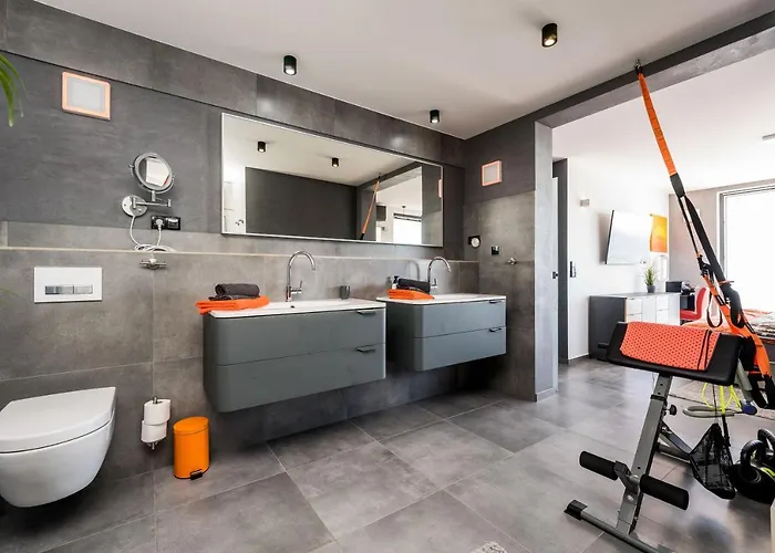 Penthouse Jimmys Privlaka, Wahnsinns Blick Und Beheiztem Pool Daire *