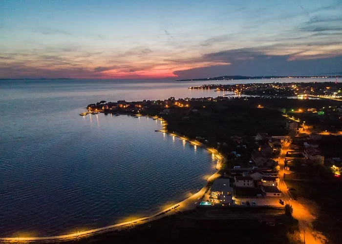 Daire Penthouse Jimmys Privlaka, Wahnsinns Blick Und Beheiztem Pool Privlaka (Zadar)