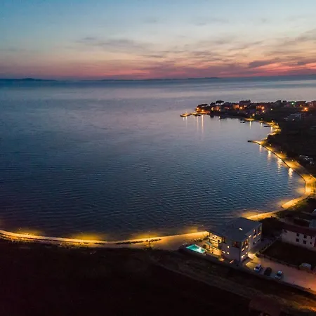 Апартаменты Penthouse Jimmys Privlaka, Wahnsinns Blick Und Beheiztem Pool Привлака