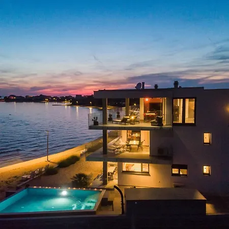 Апартаменты Penthouse Jimmys Privlaka, Wahnsinns Blick Und Beheiztem Pool Привлака