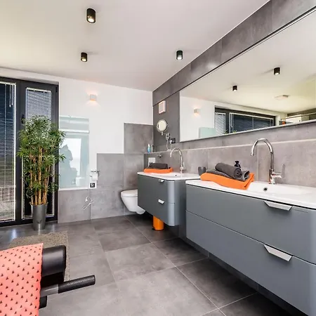Penthouse Jimmys Privlaka, Wahnsinns Blick Und Beheiztem Pool * プリヴラカ