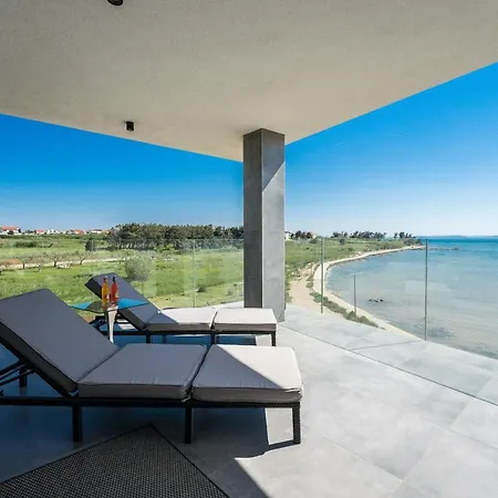 Penthouse Jimmys Privlaka, Wahnsinns Blick Und Beheiztem Pool Apartment