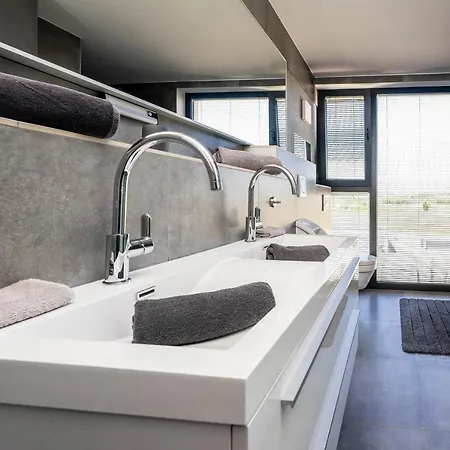 Penthouse Jimmys Privlaka, Wahnsinns Blick Und Beheiztem Pool *