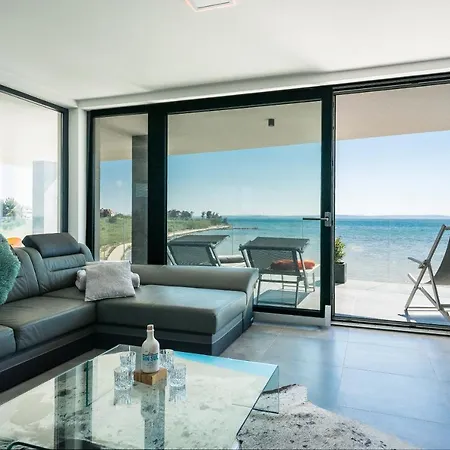 Apartment Penthouse Jimmys Privlaka, Wahnsinns Blick Und Beheiztem Pool