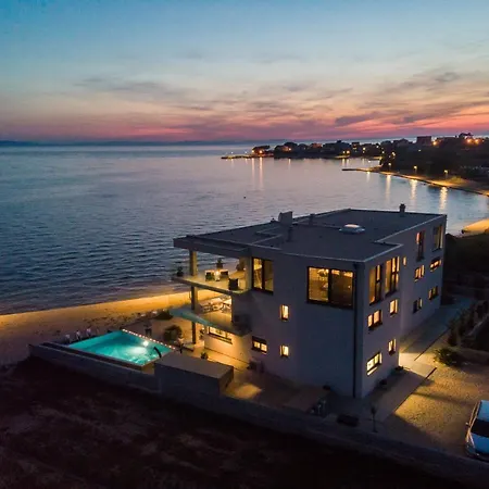 Penthouse Jimmys Privlaka, Wahnsinns Blick Und Beheiztem Pool Apartment