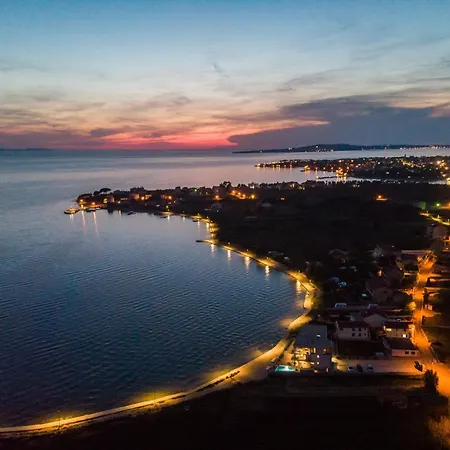 Апартаменты Penthouse Jimmys Privlaka, Wahnsinns Blick Und Beheiztem Pool Привлака
