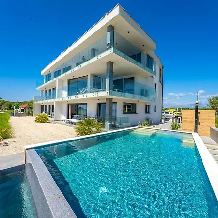 Apartment Penthouse Jimmys Privlaka, Wahnsinns Blick Und Beheiztem Pool