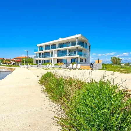 Penthouse Jimmys Privlaka, Wahnsinns Blick Und Beheiztem Pool *