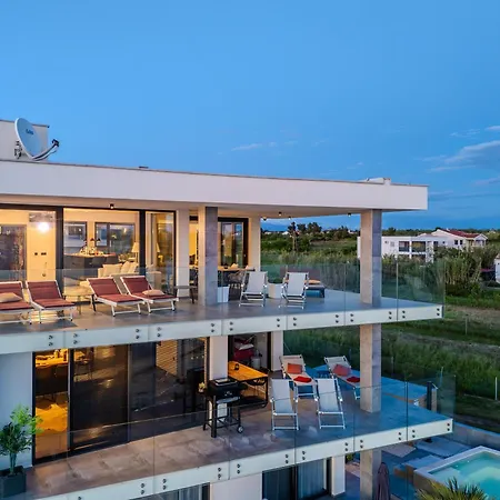 Penthouse Jimmys Privlaka, Wahnsinns Blick Und Beheiztem Pool