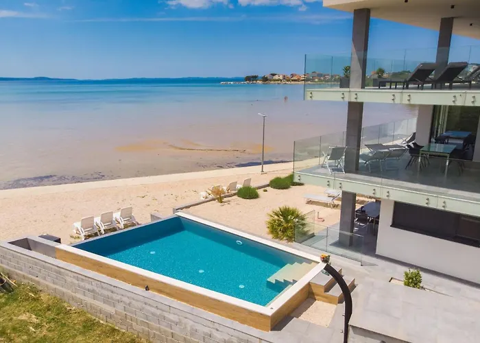 Penthouse Jimmys Privlaka, Wahnsinns Blick Und Beheiztem Pool * بريفلاكا