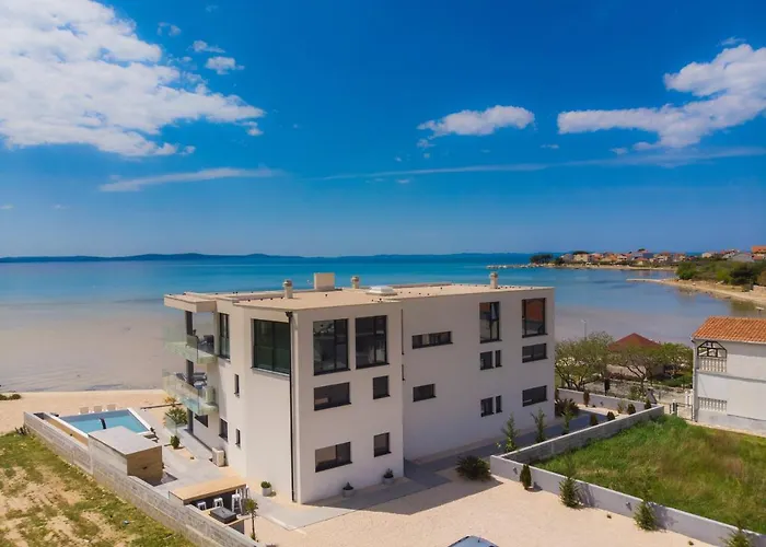 Penthouse Jimmys Privlaka, Wahnsinns Blick Und Beheiztem Pool شقة