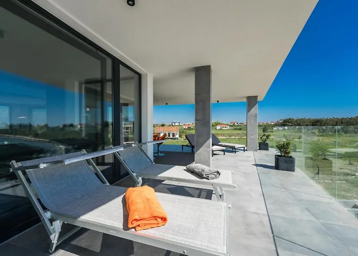 Penthouse Jimmys Privlaka, Wahnsinns Blick Und Beheiztem Pool شقة