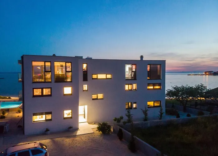 Penthouse Jimmys Privlaka, Wahnsinns Blick Und Beheiztem Pool شقة بريفلاكا