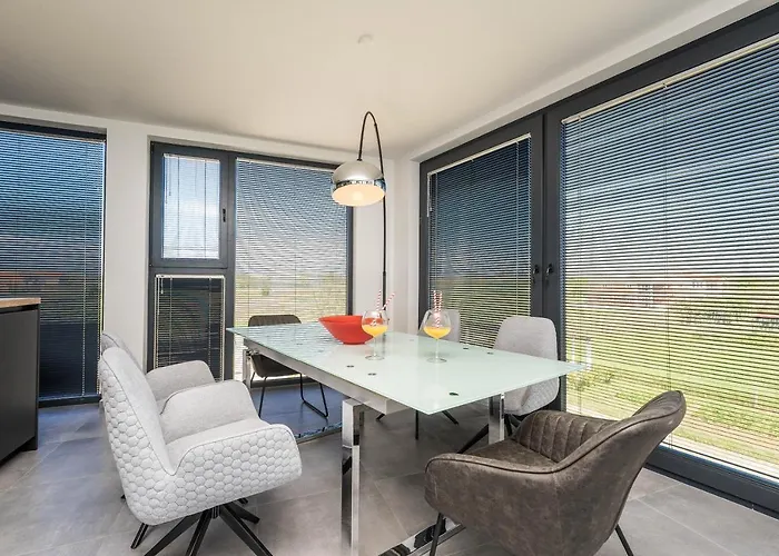 شقة Penthouse Jimmys Privlaka, Wahnsinns Blick Und Beheiztem Pool بريفلاكا