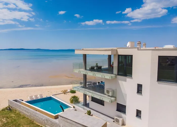 Penthouse Jimmys Privlaka, Wahnsinns Blick Und Beheiztem Pool شقة بريفلاكا