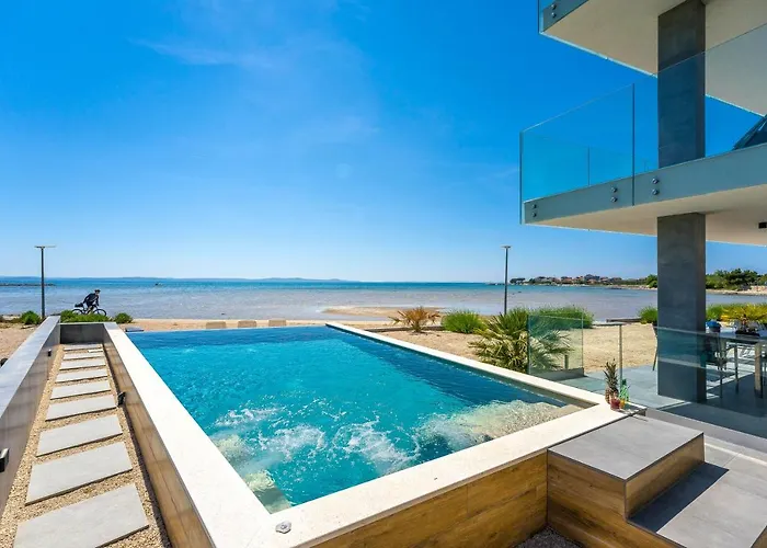 Penthouse Jimmys Privlaka, Wahnsinns Blick Und Beheiztem Pool شقة بريفلاكا