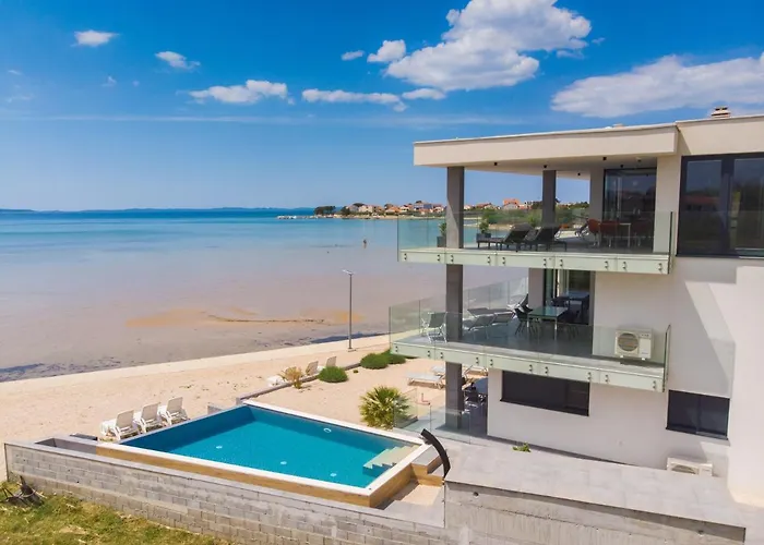 Apartamento Penthouse Jimmys Privlaka, Wahnsinns Blick Und Beheiztem Pool Privlaka (Zadar)