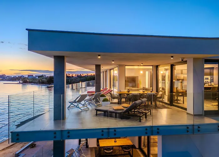 Penthouse Jimmys Privlaka, Wahnsinns Blick Und Beheiztem Pool شقة بريفلاكا